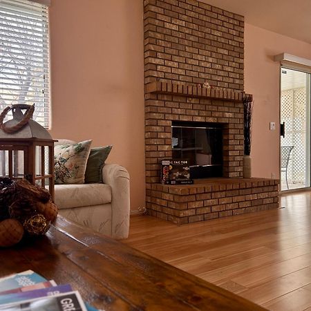 Golden Saddle Suite With Tv And Private Bathroom Хемет Екстериор снимка