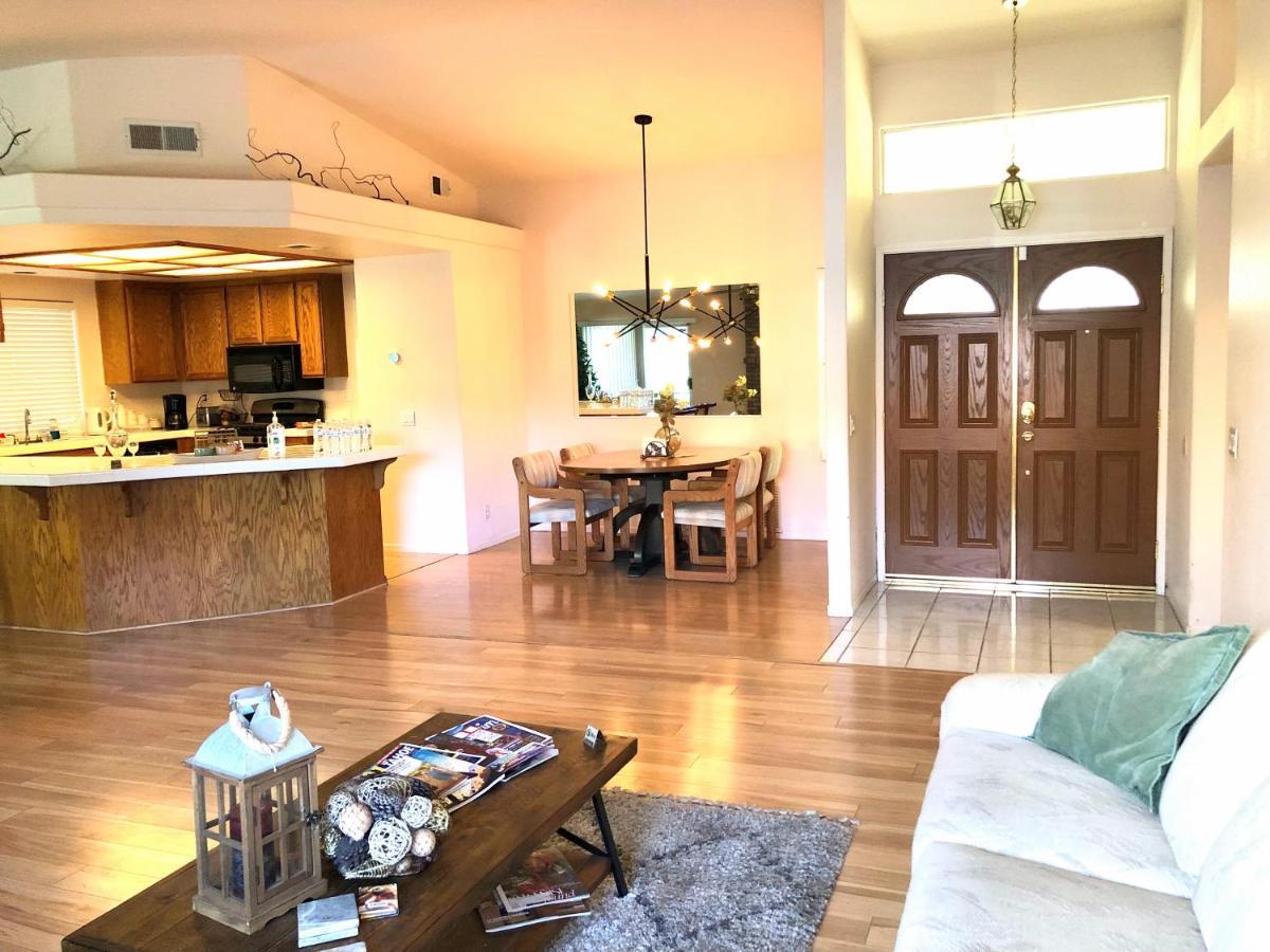 Golden Saddle Suite With Tv And Private Bathroom Хемет Екстериор снимка