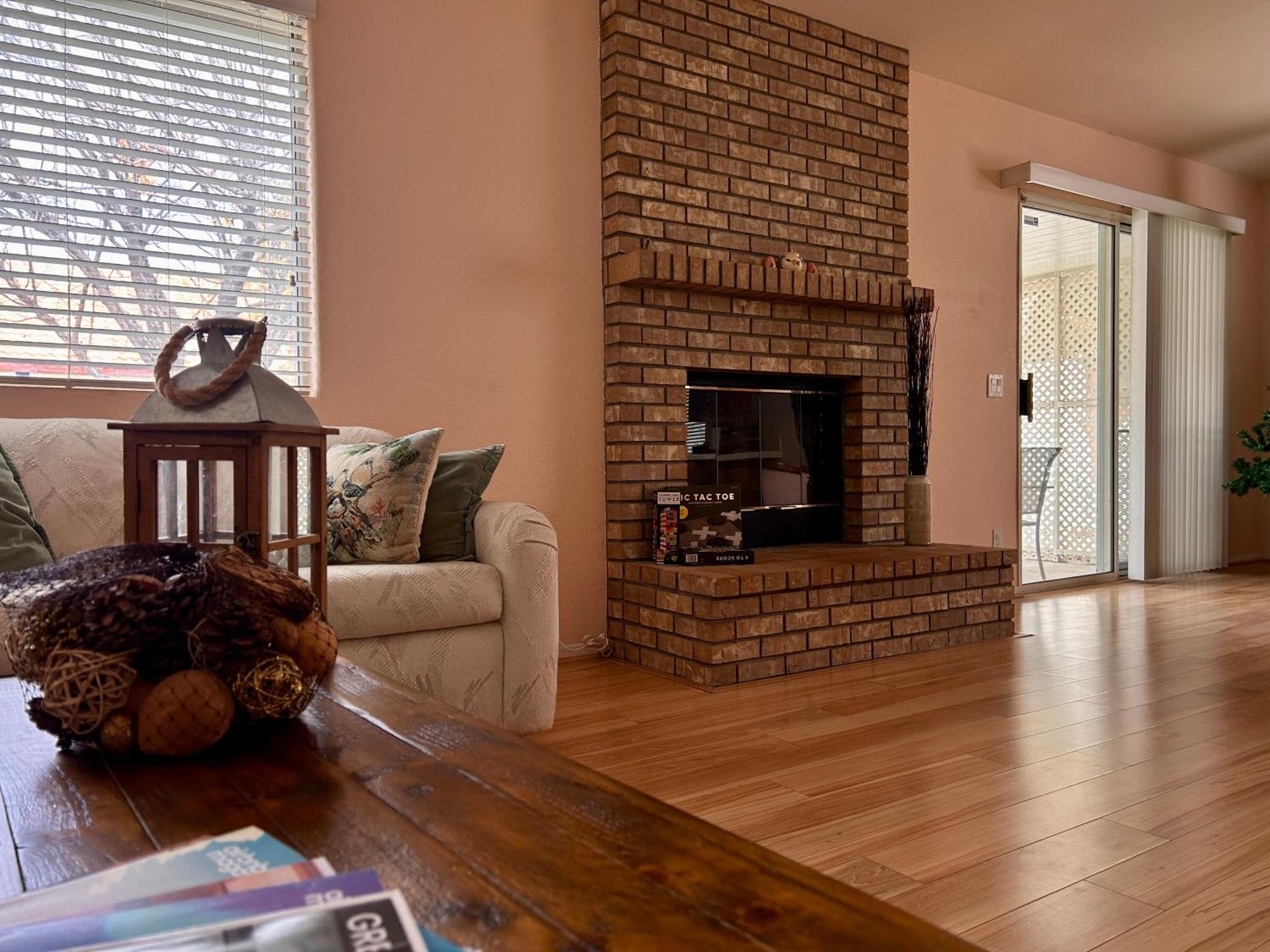Golden Saddle Suite With Tv And Private Bathroom Хемет Екстериор снимка